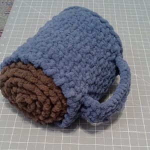 Coffee Mug Rolled Knit Scarf